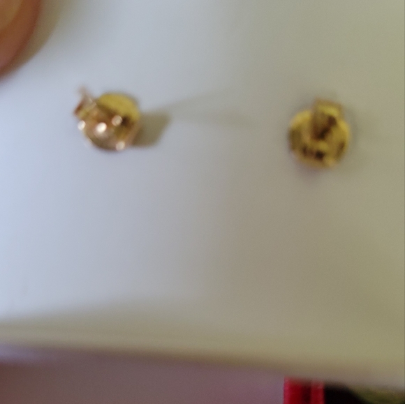 Gorgeous 14k gold and diamonds halo earrings - Picture 3 of 3